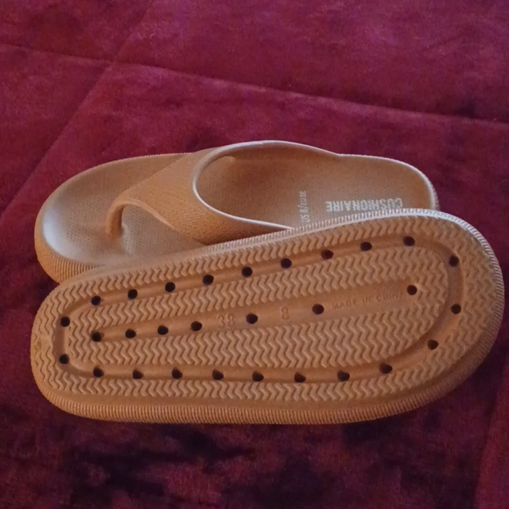 Sandals - Picture 2 of 4